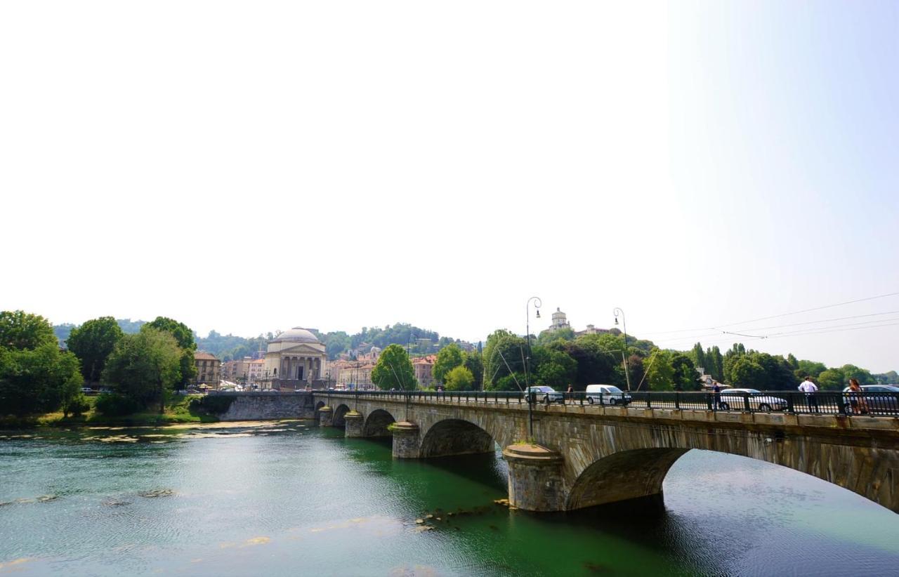 Tra I Tetti E Il Cielo Apartment Turin Bagian luar foto