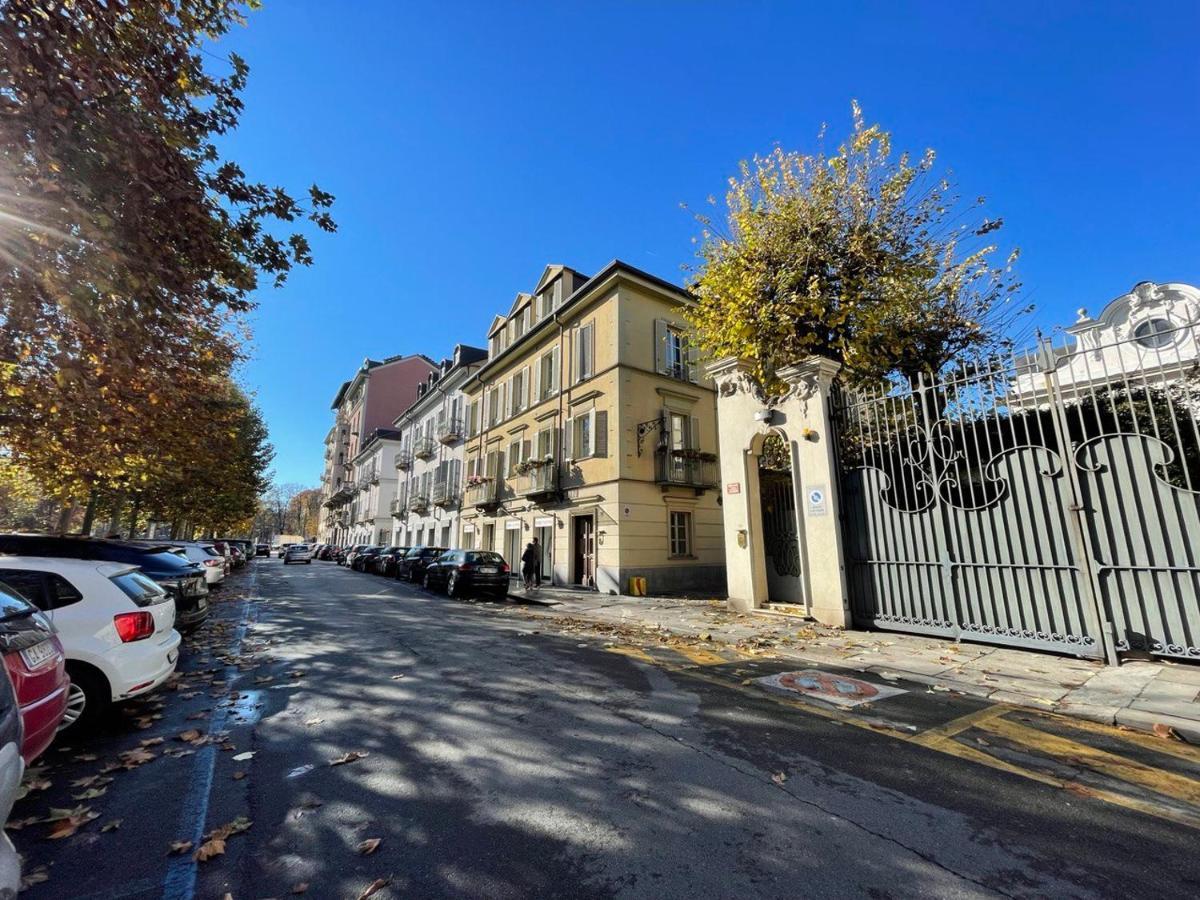 Tra I Tetti E Il Cielo Apartment Turin Bagian luar foto